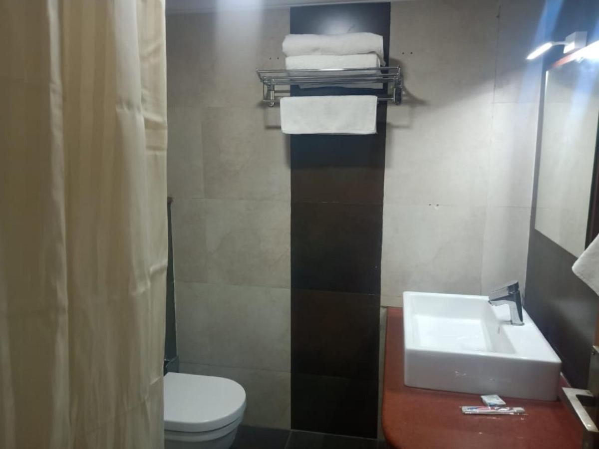Malayalee Club Hotel Chennai Exterior photo