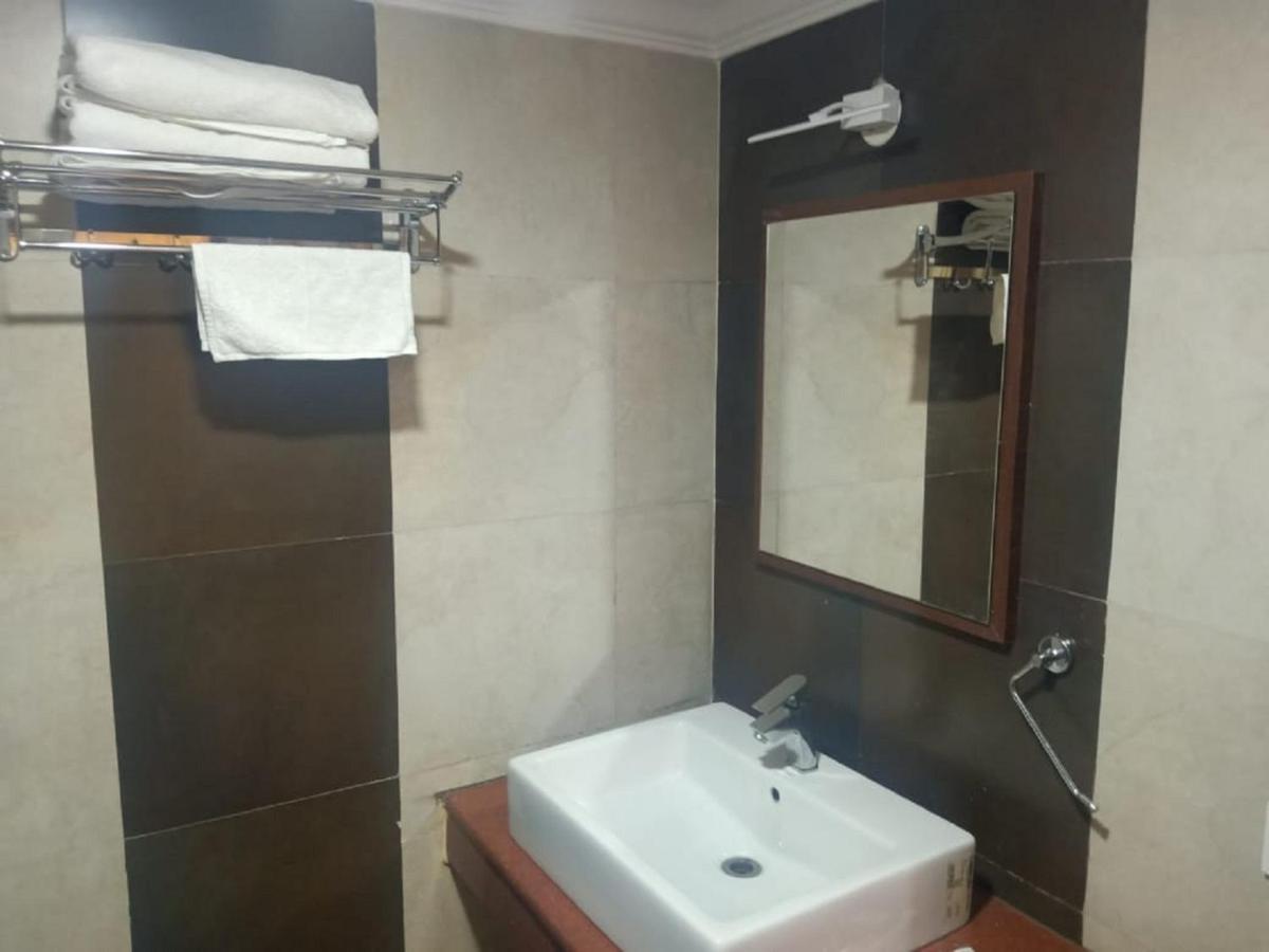 Malayalee Club Hotel Chennai Exterior photo
